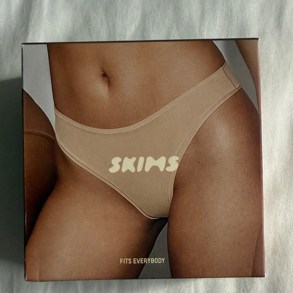 SKIMS Nude Fits Everybody Underwear. Sand color